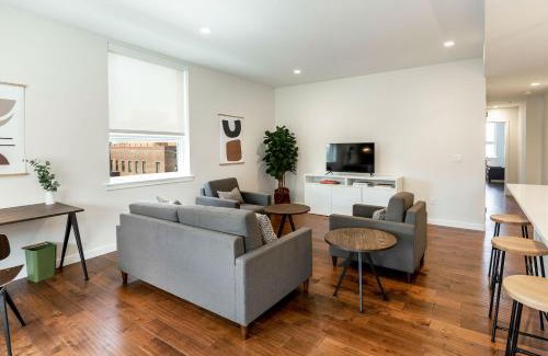 Central Business District Apartment | Kislak 403 Luxurious 2BR Retreat Above the City