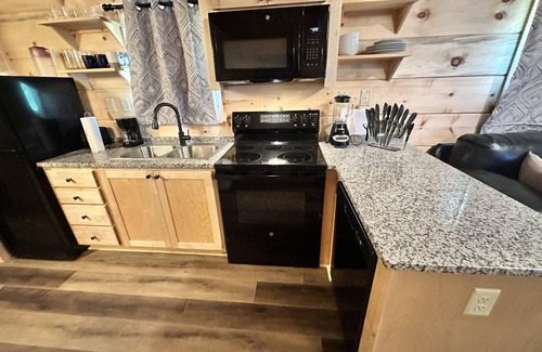 Union Mills Cabin | Kiss N Tell -Hot Tub, Fireplace,Hiking,View,Near Asheville ,WiFi