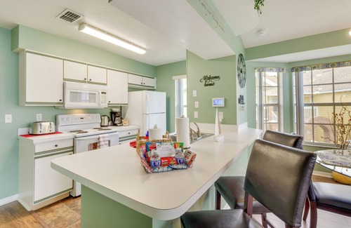 Kissimmee Apartment | Kissimmee Condo w/Private Porch < 7 Mi to Disney!