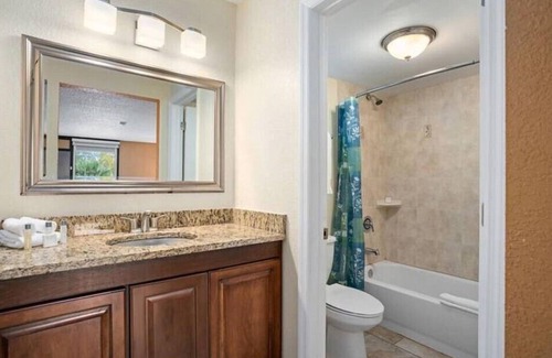 Historic Downtown Kissimmee Hotel | Kissimmee Inviting 2 DBL Beds Room Ideal for Weekend Getaway