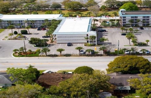 Historic Downtown Kissimmee House | Kissimmee Spacious Suite with Pool & Fitness Center