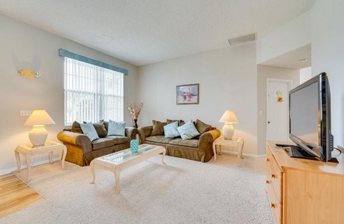 Lindfields House | Kissimmee Vacation Rental about 4 Mi to Disney!