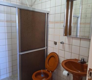 Tupi Apartment | kit na tupi, frente mar, vaga garagem rotativa