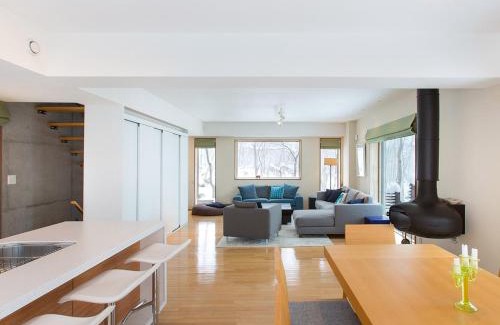Hirafu Ski Chalet | Kita Kitsune Chalet