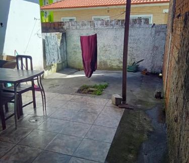 Sao Joao do Rio Vermelho House | Kitinete Simples de fundos