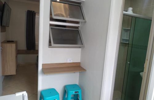 Asturias Apartment | Kitnet Asturias 51B no Ed. Guariatã, próximo a praia das Astúrias em Guarujá
