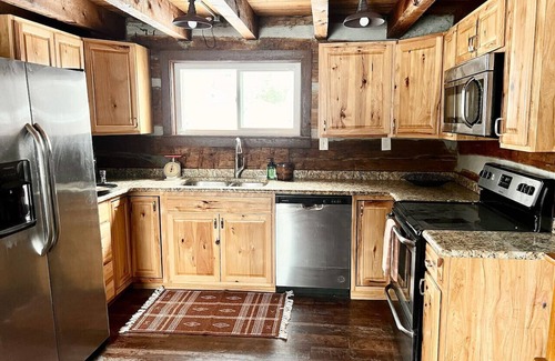 Indianapolis Cabin | Kit’s Cabin - Log Cabin Retreat in Indianapolis