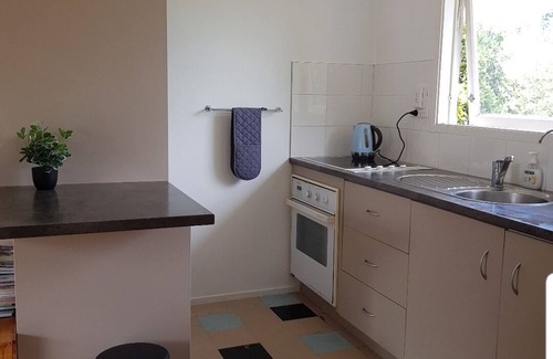 Cooks Beach Cottage | Kiwi Bach Escape - Close To Beach