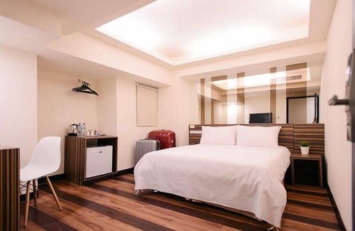 Central District Hotel | Kiwi Express Hotel