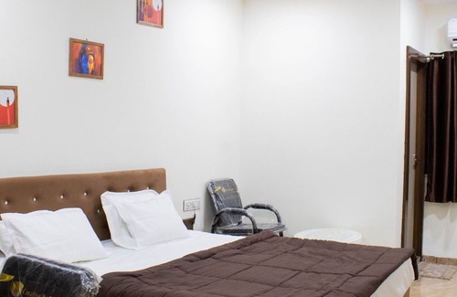 Indore Hotel | Kiwi Inn Hotel