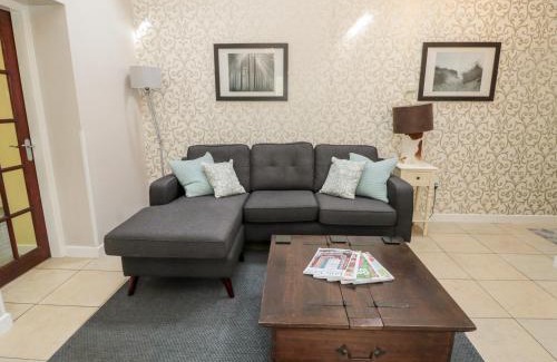 Guyzance House | Kizzie Cottage
