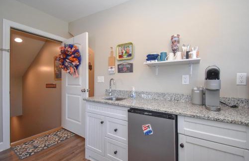 Auburn - Opelika Apartment | KJR Studio in Auburn