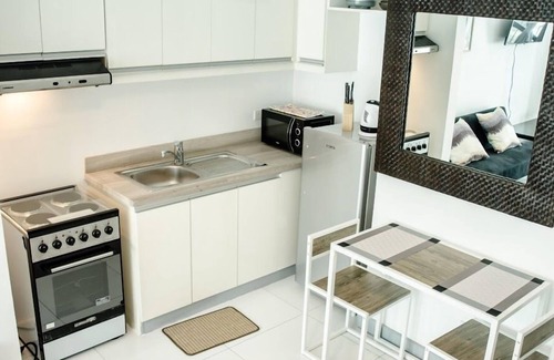 Legazpi Village Condo | KL Tower - PH Staycation