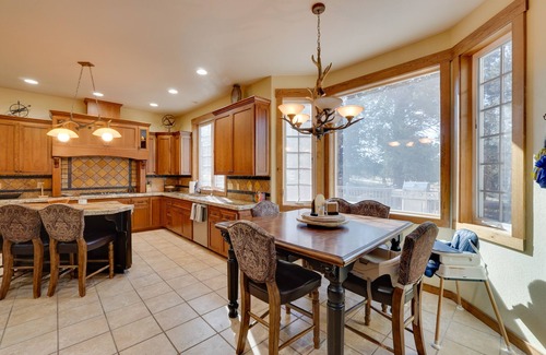 Klamath Falls House | Klamath Falls Vacation Rental w/Resort Amenities!