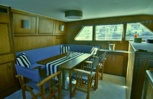 Eckernfoerde Boat Rental | Klassische Motoryacht Ocean Motion