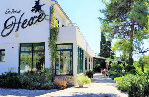 Pirovac House | Kleine Hexe B&B Pension