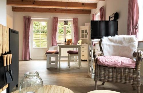Landkirchen House | kleine meerZeit, süßes Knusperhäuschen mit Kaminofen