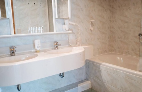 Feld am See House | Kleine Suite Segel im Wind Frühstück ab 5 Nächten - Bike-boutiquehotel Lindenhof