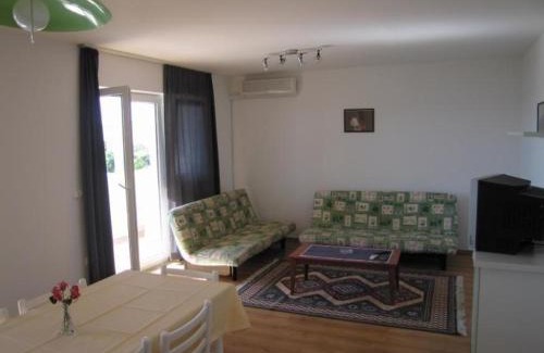 Barbat na Rabu Apartment | Klimatisierte Wohnung mit Whirlpool und Grill