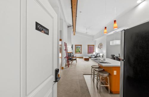Leavenworth House | Klonaqua - Meredith Lodging
