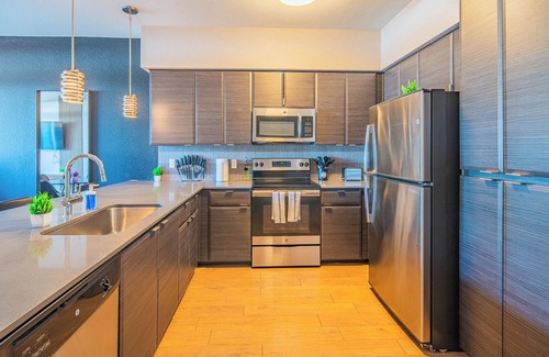 Evans Churchill Apartment | KLVG - Iluminate