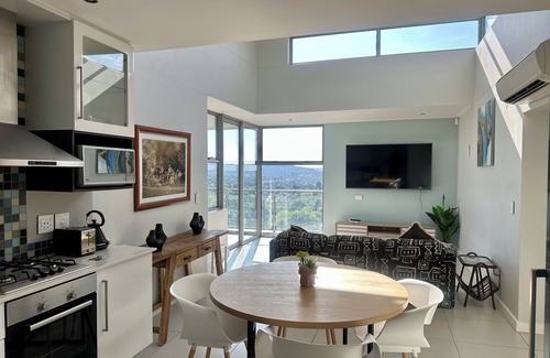 Greater Johannesburg Metropolitan Area Apartment | KMG Apartments at The Apex on Smuts