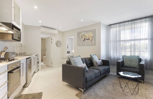 Greater Johannesburg Metropolitan Area Apartment | KMG Apartments at The Apex on Smuts