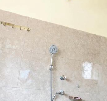 Kasese Bed & Breakfast | KMM Guest House
