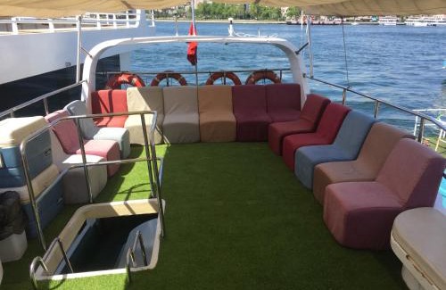 Istanbul City Center Boat Rental | Kmtyachtstanbul