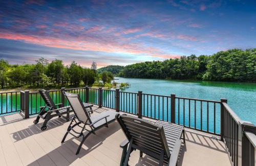 Dandridge House | Knasgowa - Direct Lake Front House Retreat