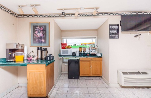 Hurricane Mills Hotel | Knights Inn Hurricane Mills