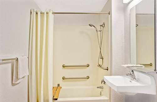 Southside Hotel | Knights Inn Jacksonville at Dix Ellis Trail