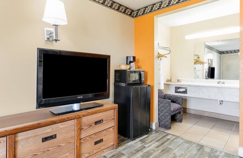 Madera Hotel | Knights Inn Madera