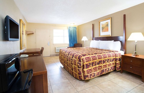 Oak Ridge Hotel | Knights Inn Orlando