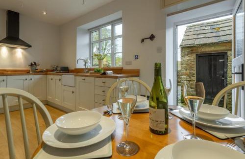 Leyburn House | Knights Rest