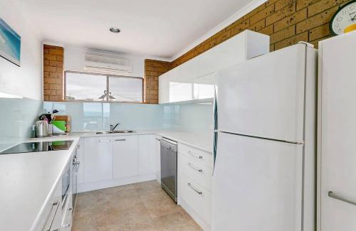 Port Elliot House | Knights View - 2 14 Merrilli - BYO Linen - Wi-Fi - Beachfront