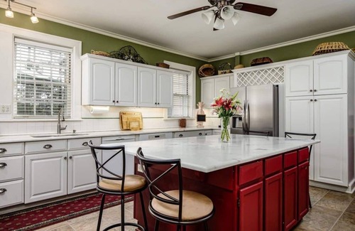 Southern Pines Villa | Knollwood Manor - Historic Mansion Overlooking the Famous Mid Pines Golf Course