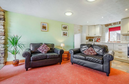 Sedbergh Cottage | KNOTT VIEW, family friendly, with a garden in Sedbergh