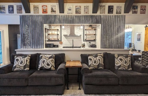 Wrightwood Apartment | Knotty by Nature | Luxury Cabin Stay