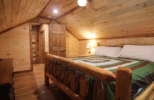 Windham House | Knotty Pine Cabin in the Pines