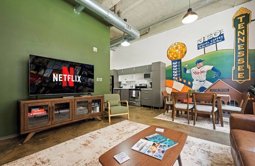 Old City Condo | Knox Loft at JFG Walkable Downtown One of a Kind Mural + Arcade Fun