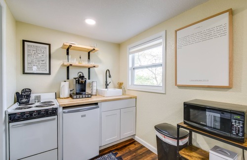 Ashley Oaks Cottage | Knoxville Cottage w/Fenced Yard, Pet Friendly!