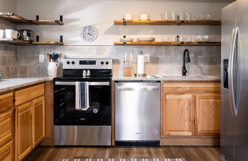 Knoxville Apartment | ✧Knoxville Historical Hideaway✧ Cozy Suite