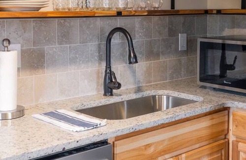 Knoxville Apartment | ✧Knoxville Historical Hideaway✧ Cozy Suite