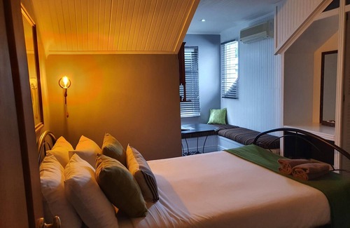 Knysna House | Knysna Wayside Inn