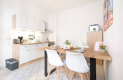 Altstadt Apartment | ★ Ko-Living IX at the Opera | Right in the center | Free WiFi | Up to 4 people ★