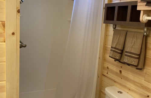 Irwin Cabin | KOA Style Cabin 2 - Swan Valley RV Park. Short walk to the beautiful Snake River