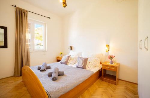 Metajna Apartment | Kob Orog good location with sea views and modern decor