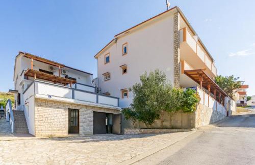Metajna Apartment | Kob Orog good location with sea views and modern decor