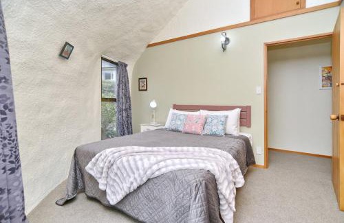 Burnside House | Koepel House - Christchurch Holiday Homes